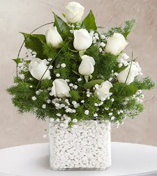 9 beyaz gül vazosu  Aydın incir çiçek çiçek satışı 