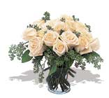 11 adet beyaz gül vazoda  Aydın incir çiçek incir çiçek İnternetten çiçek siparişi 