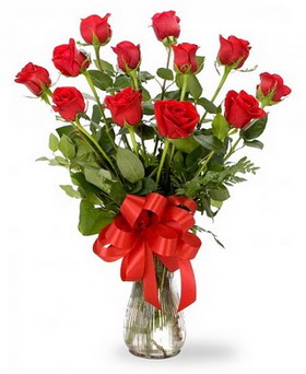  Aydın incir çiçek çiçek , çiçekçi , çiçekçilik  12 adet kırmızı güllerden vazo tanzimi